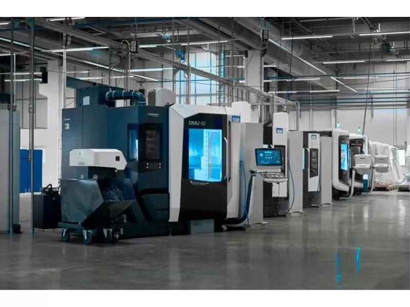 Ausschnitt Maschinenpark.webp